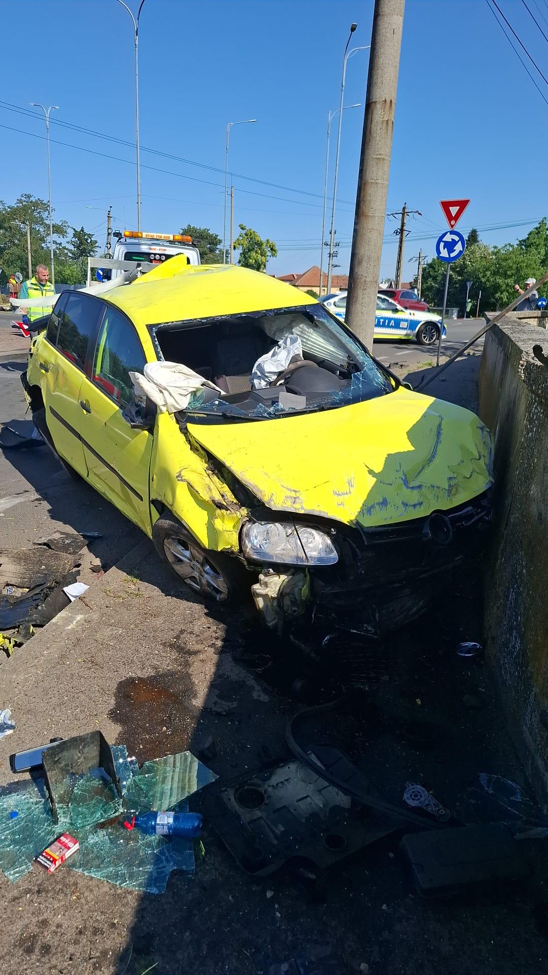 Intervenție salvatoare a polițiștilor locali după un accident spectaculos în Subcetate