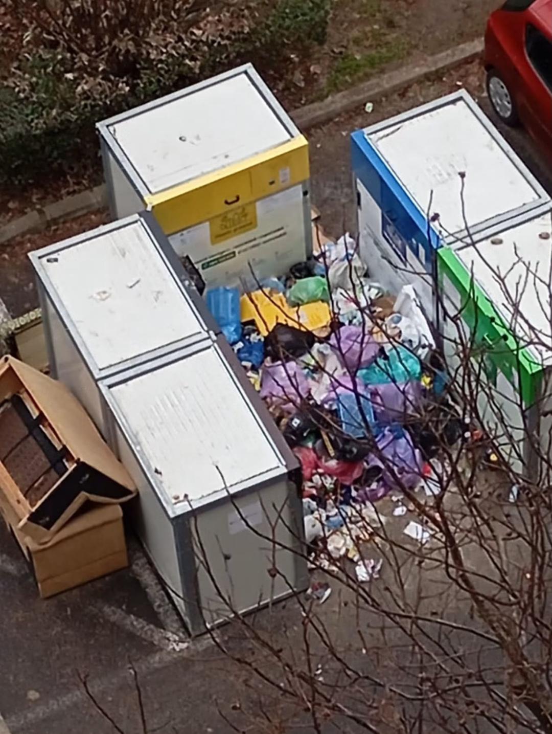 Furia arădenilor față de noile insule ecologice atinge cote tot mai ridicate. 