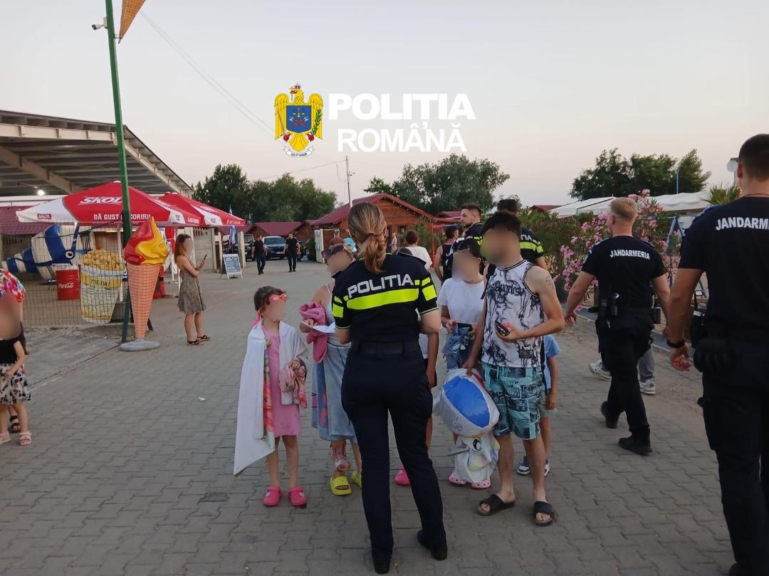Polițiștii au dat startul campaniei „O vară în siguranță” la Ghioroc. Recomandări pentru turiști și comercianți