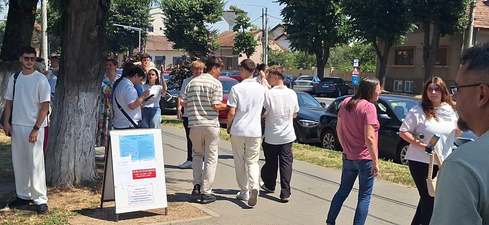 Percheziții într-un dosar privind suspiciuni de fraudare a examenului de Bacalaureat. Descinderi și în județul Arad