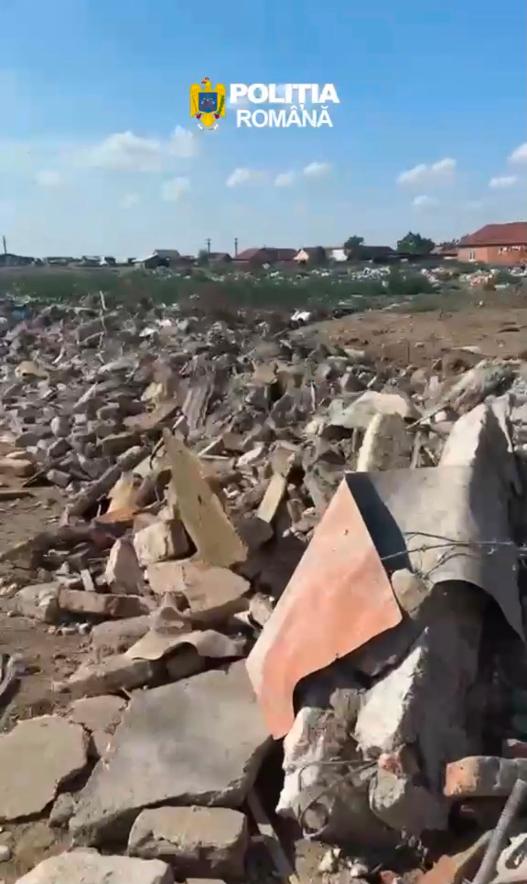 Bărbat surprins în flagrant în timp ce arunca ilegal deșeuri din demolări, în Șimand