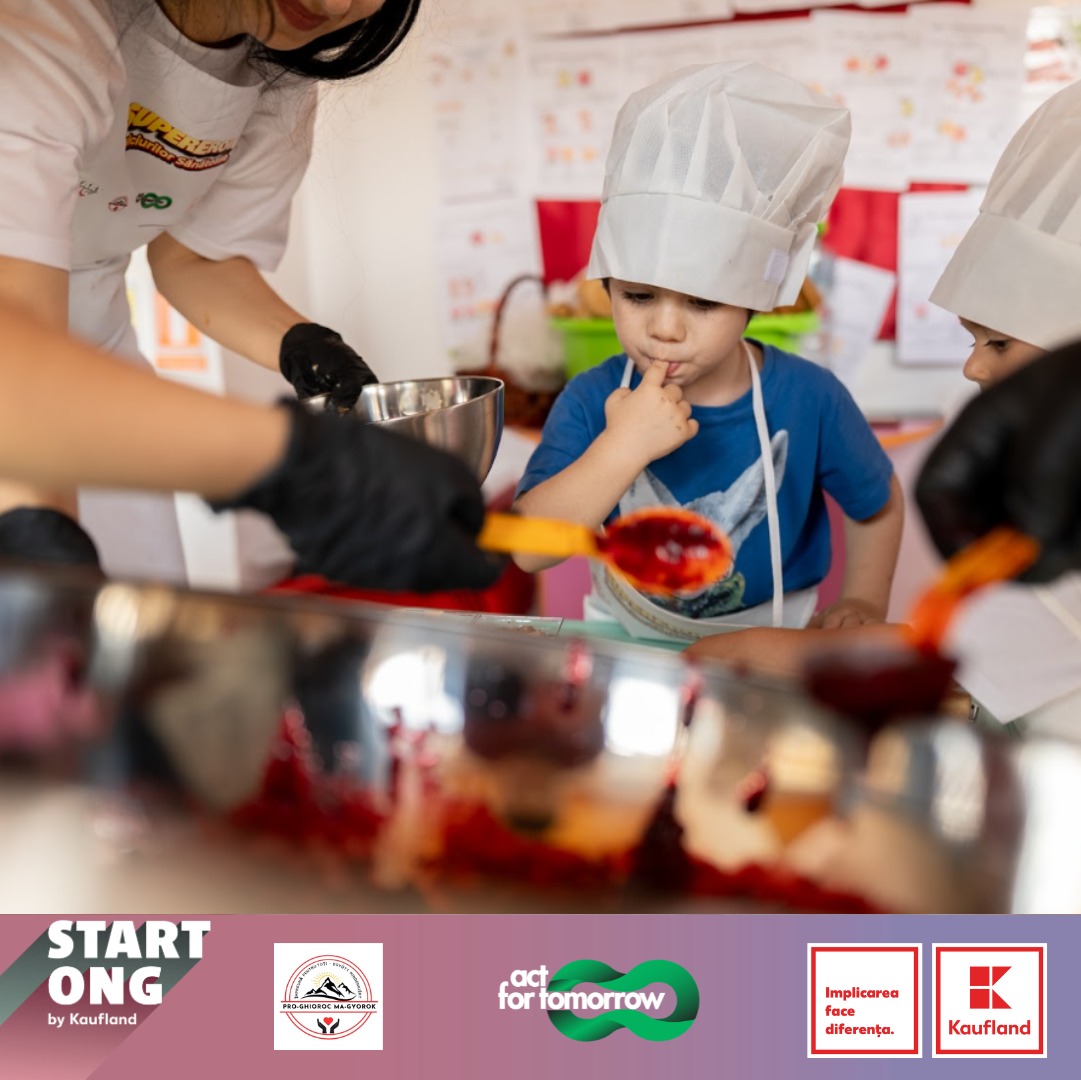 Imagine galerie Un model de educație alimentară prin care preșcolarii învață pregătind deserturi fără zahăr adăugat, testat la Lipova, în județul Arad