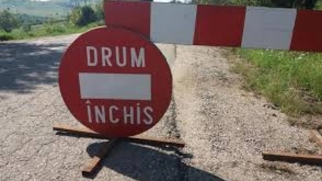 Trafic închis temporar pe DJ 708C, între Sâmbăteni și Ghioroc.Vezi când